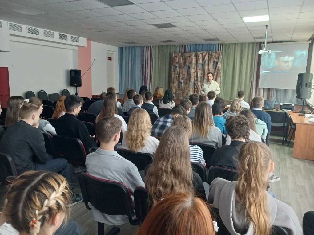 В течении второй  и третьей декады апреля был организован просмотр документального фильма режиссера 