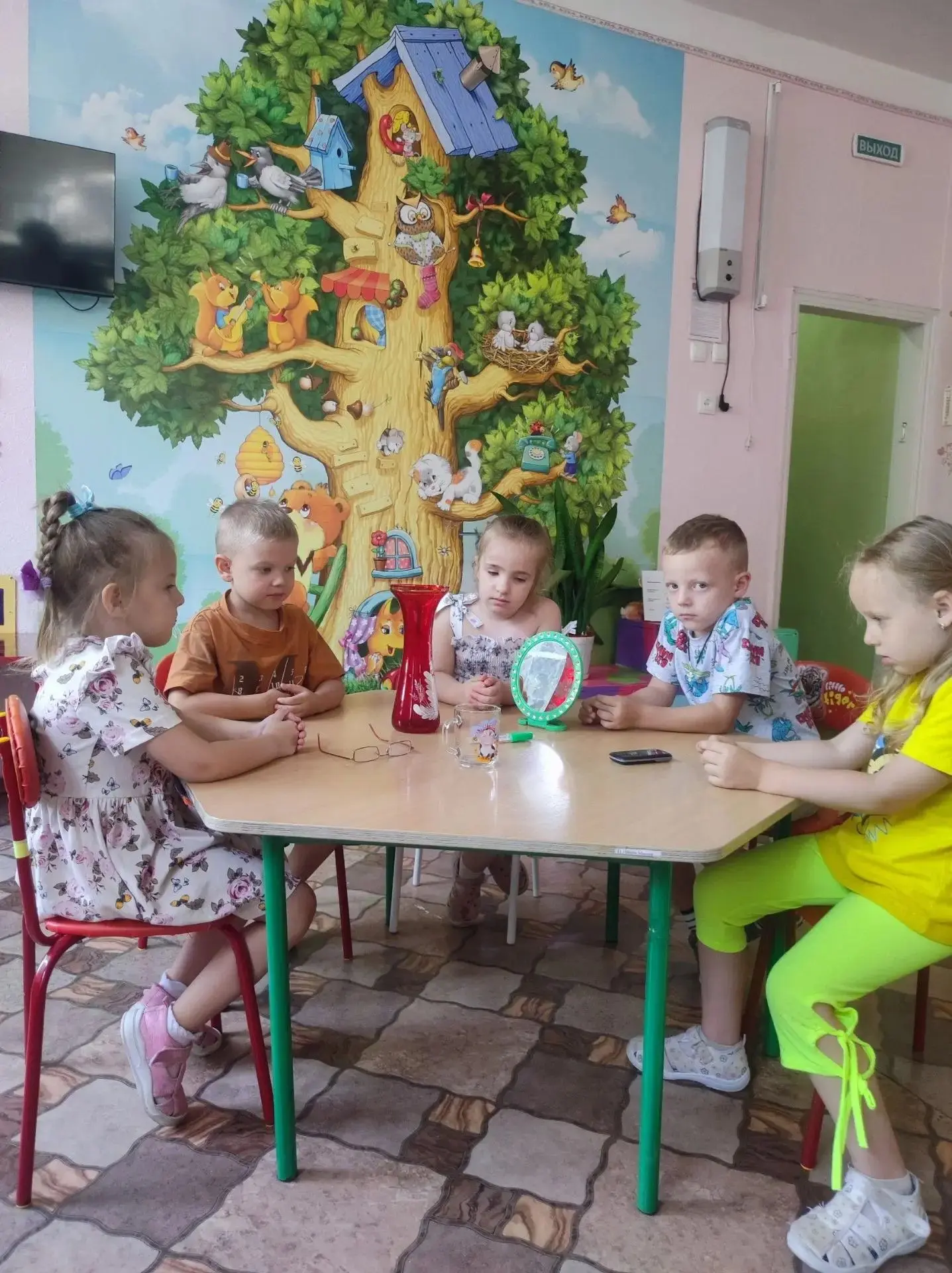 🔍 Волшебный мир стекла: «Неделя познания» в ГБДОУ «ДЕТСКИЙ САД № 5 «Красная Шапочка» Г...