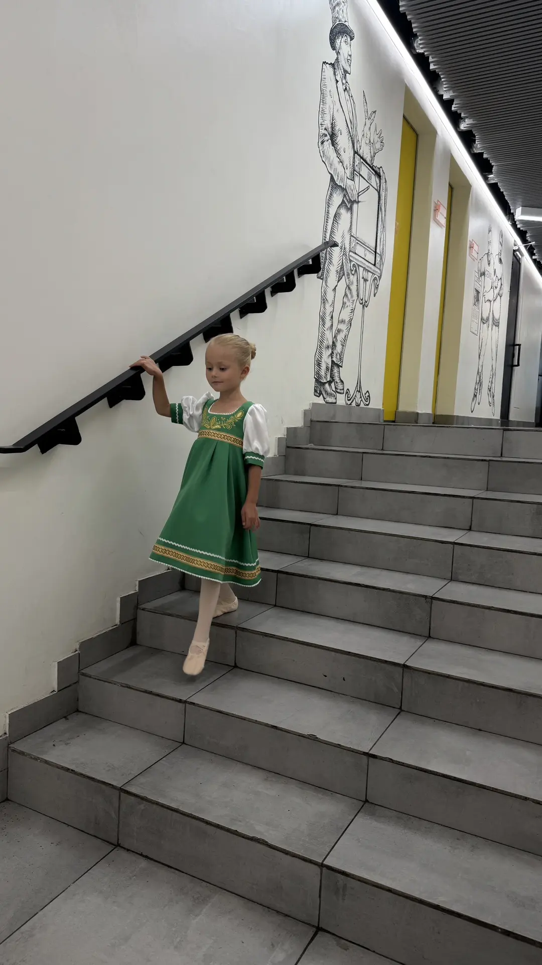 Отчетный концерт оттанцевали, вроде пока передумала балет 🤞

Кажется, у Агнии есть самое главное ка