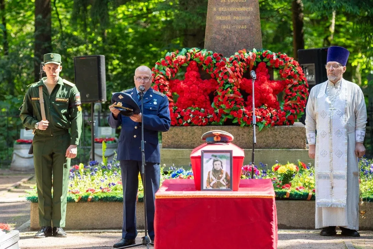 Сегодня на воинском участке Северного кладбища Санкт-Петербурга состоялась торжественно-траурная цер
