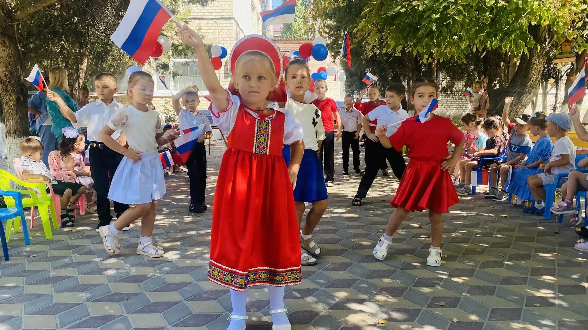 Под флагом России