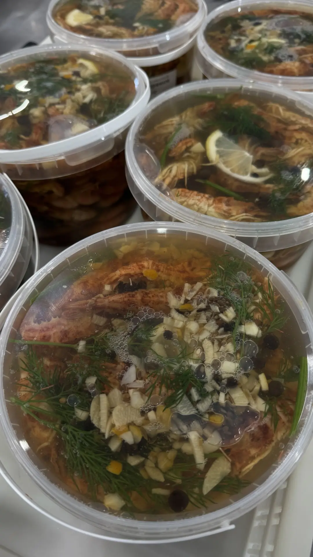 Друзья, креветка микс 🦐 в рассоле уже на витрине в Глухово! Еще теплая! 🔥 просто шика...