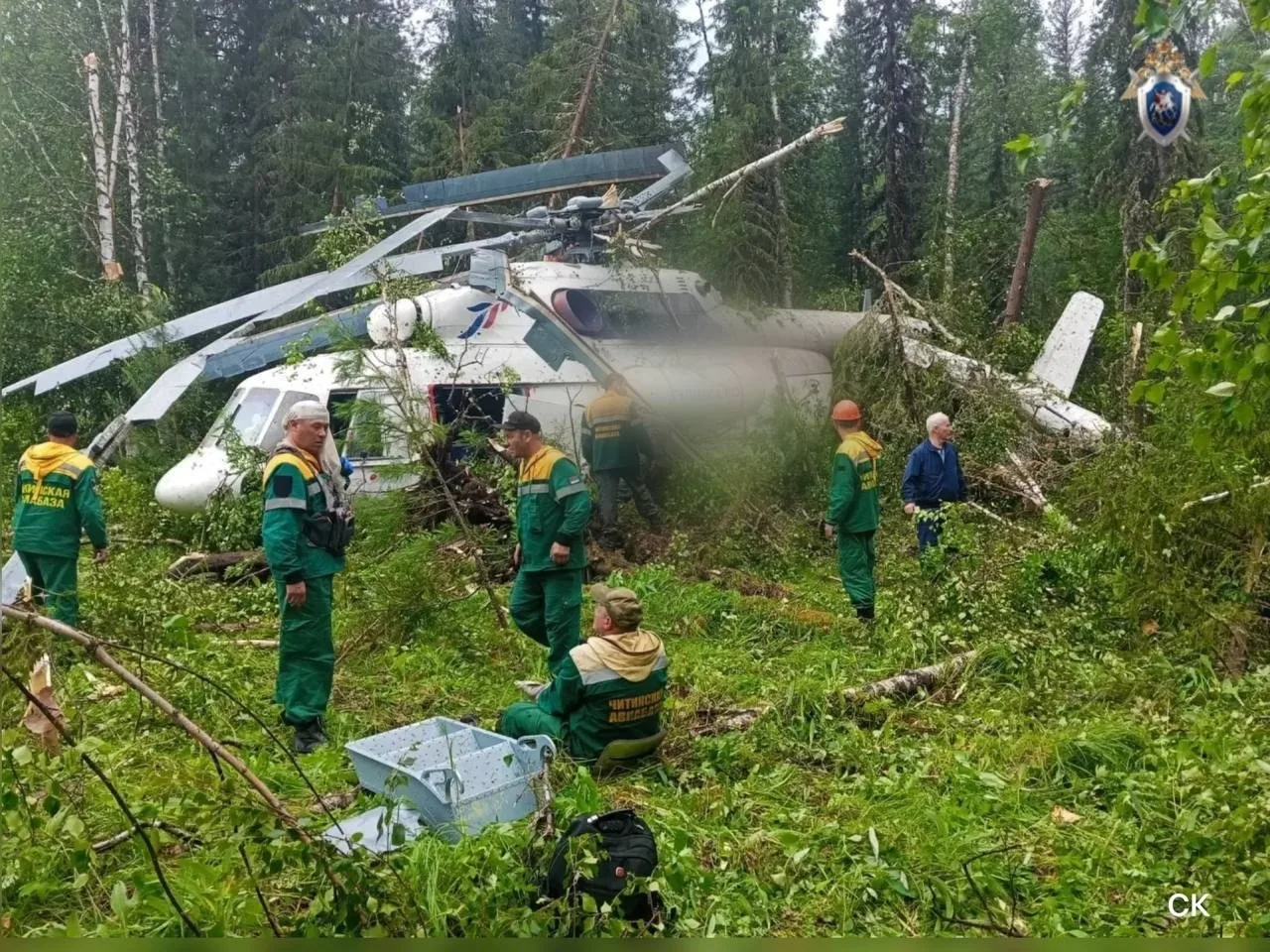 🚁 Вертолет с 12 людьми на борту совершил жесткую посадку на севере Красноярского края