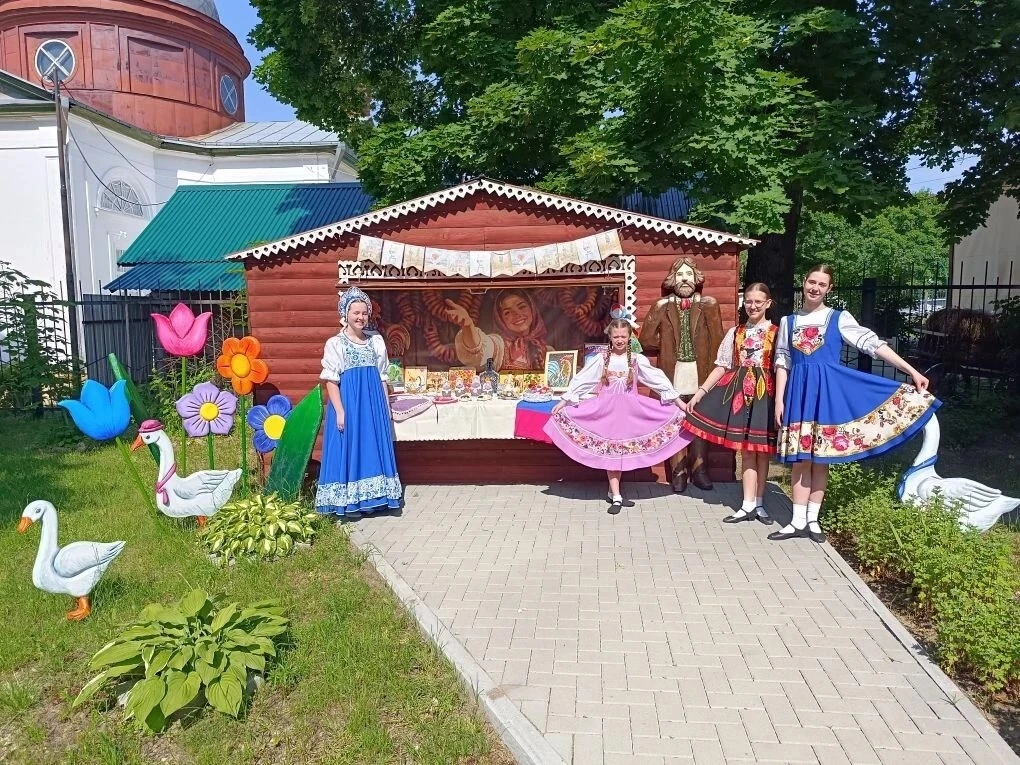 ✨ Город Гусь-Хрустальный продолжает готовиться к 270‑летнему юбилею! ✨

Представляем первую фотозону
