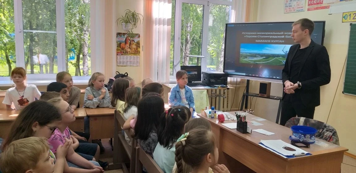 22 июня в День памяти и скорби, в нашей  школе прошла трогательная акция «Свеча памяти».

22 июня — 