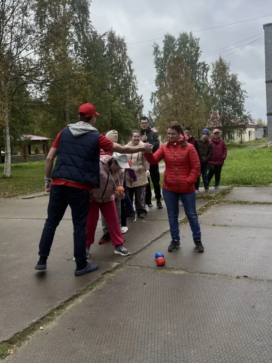 В нашем  доме прошло настоящее спортивное приключение — весёлое соревнование для жителе...