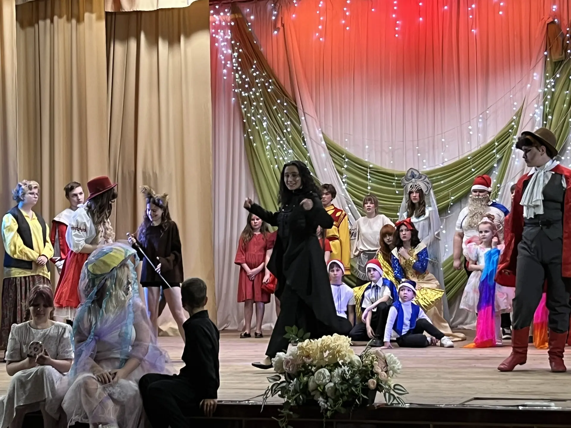 🎭 Театральная студия «Авансцена» с грандиозным успехом завершила очередной театральный...