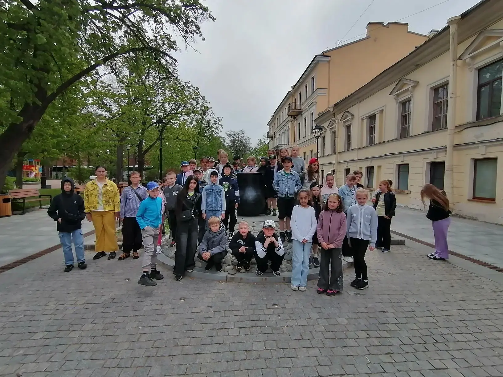 Сегодня ученики начальной школы ездили в увлекательную экскурсию на остров Котлин в гор...