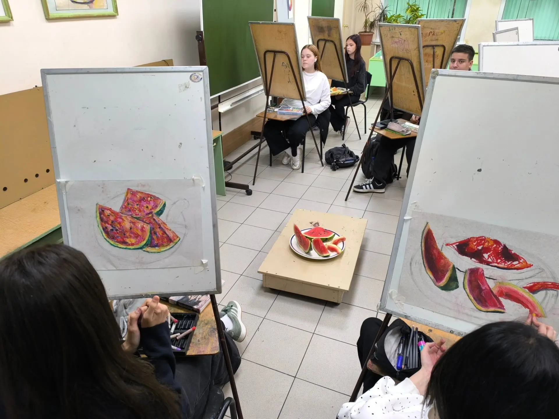 Снова классы наполняются сладким запахом арбузов и терпким ароматом букетов из цветов и...