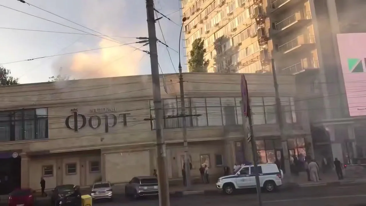 Владелец ресторана «Форт» Юсиф Халилов решил добиваться признания своих прав на помещение.

Решение 