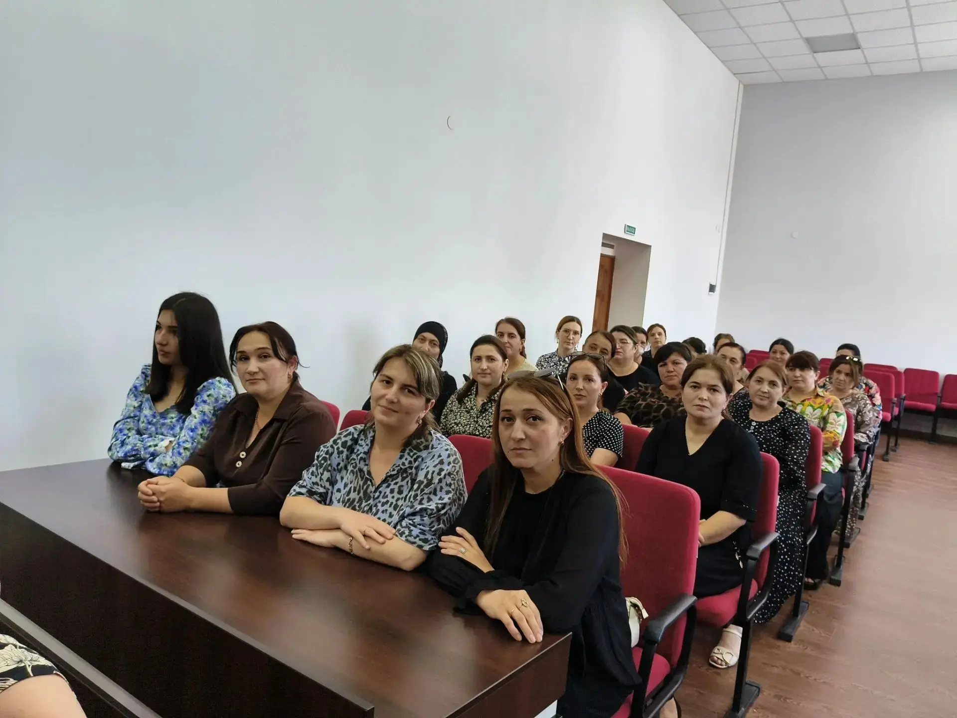 Накануне в актовом зале администрации муниципального района собрались учителя родного я...