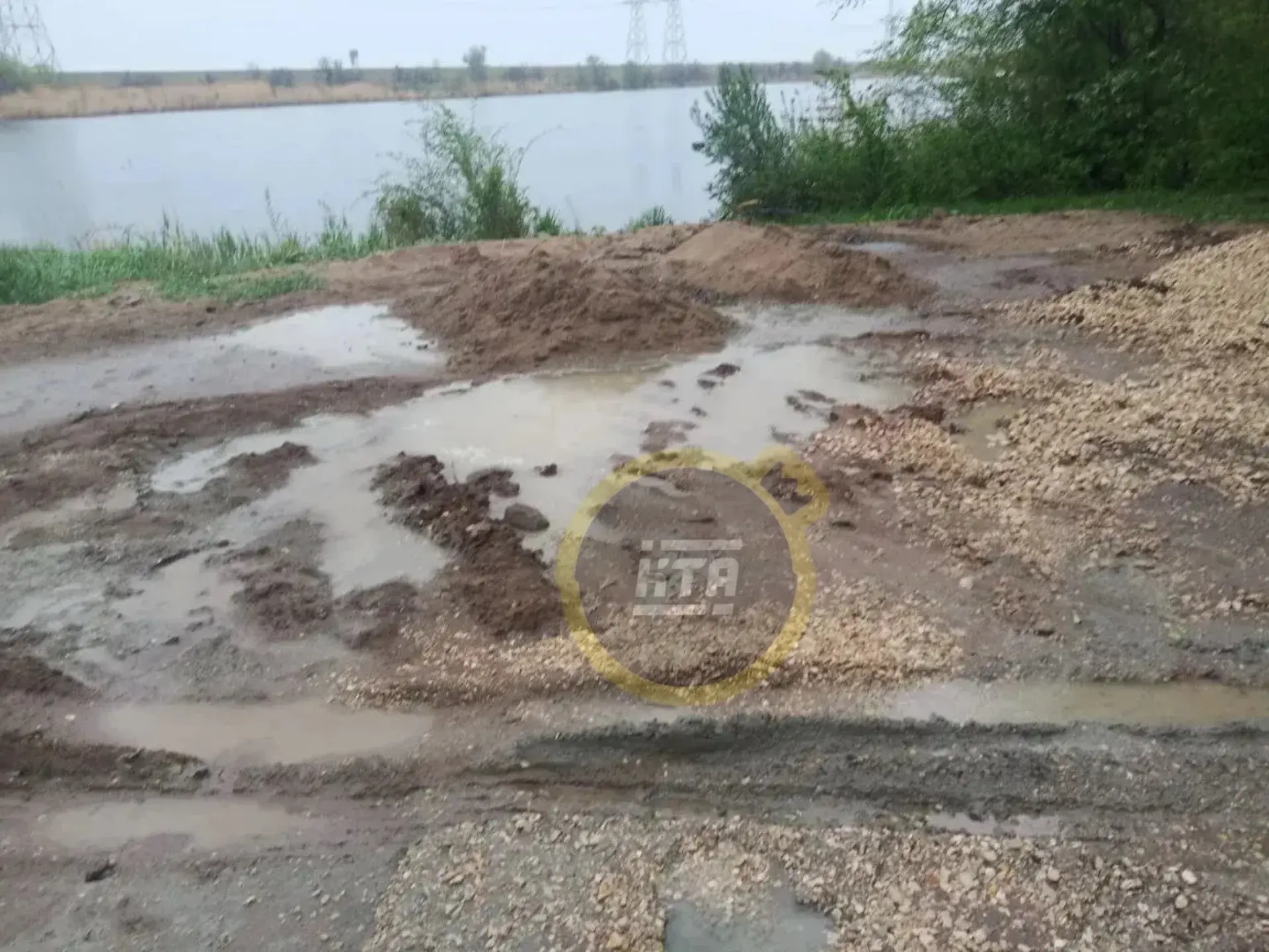 😡SOS! Прошу найти управу на водителей, которые для Изумруда (ФосАгро) завозят песок, щебень и прямо 