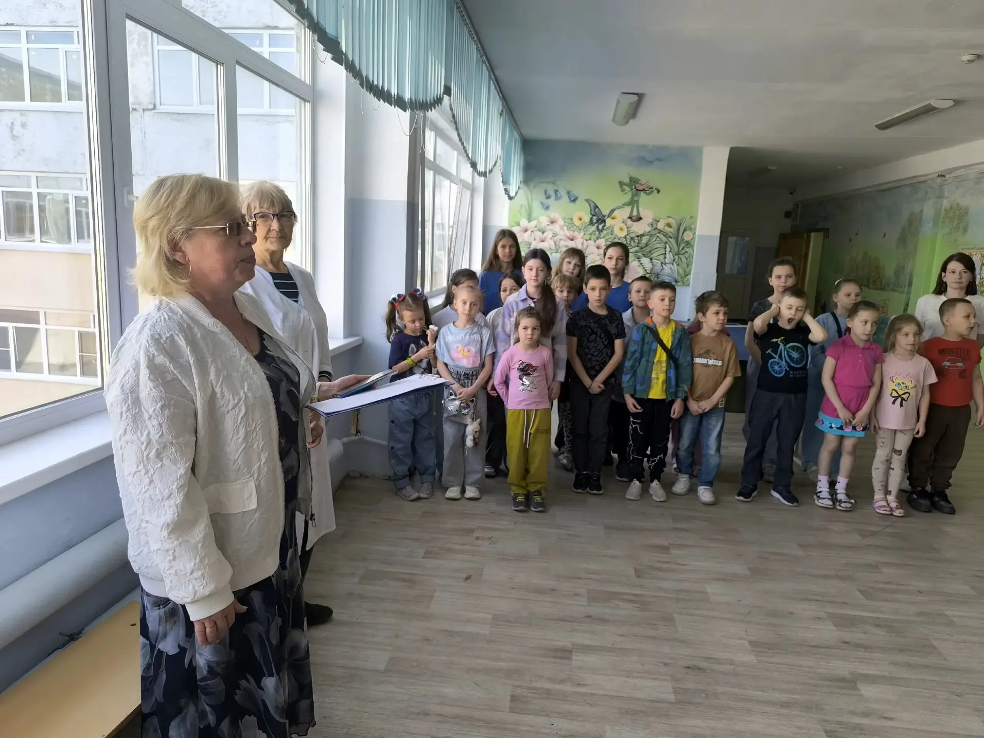 День защиты детей и открытие школьного летнего лагеря состоялось в нашей школе 1 июня.
Под руководст