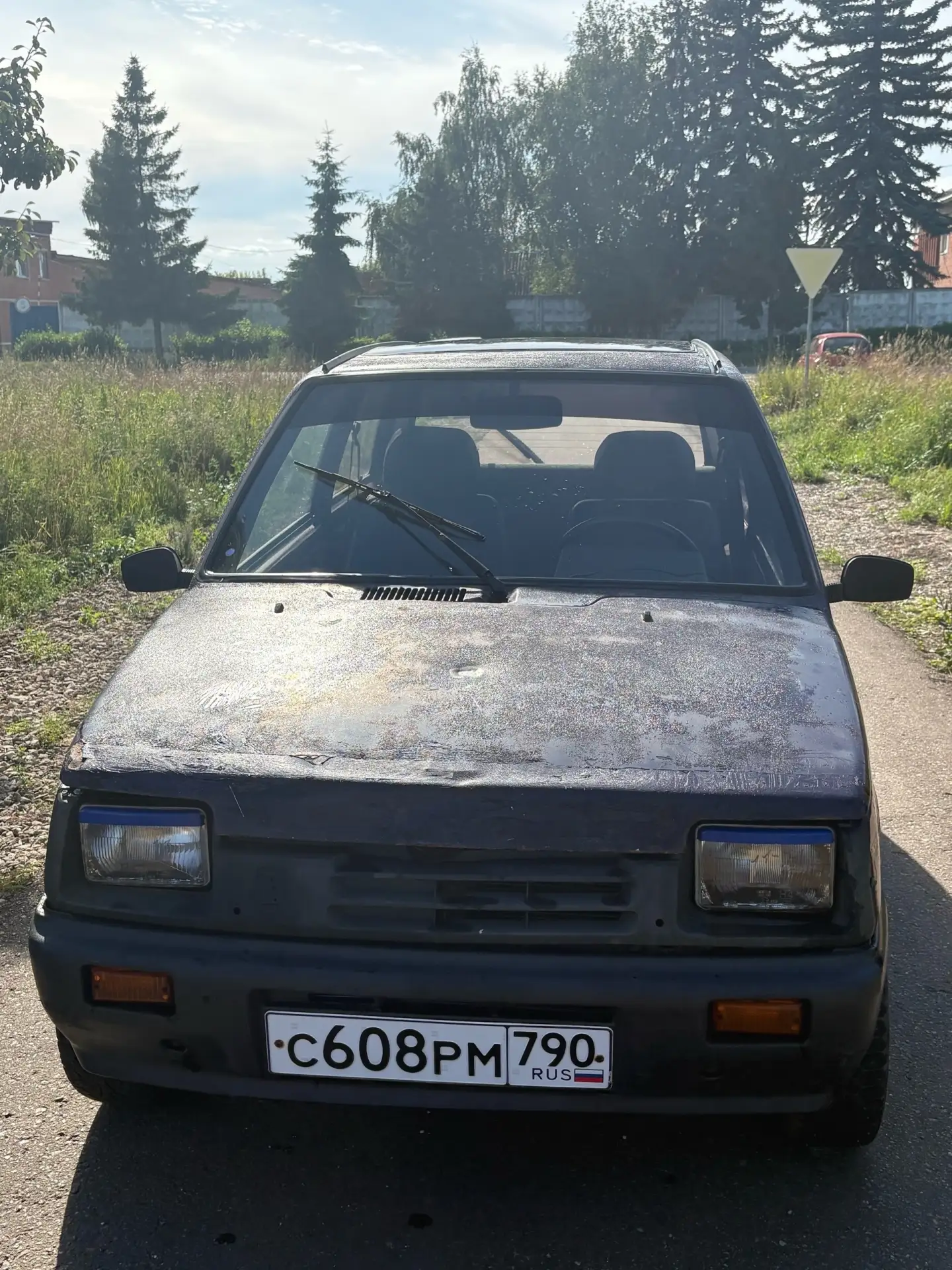 Продам Оку 1999 года выпуска полностью на ходу садись, и катайся мотор КПП отлично дно, пороги силов