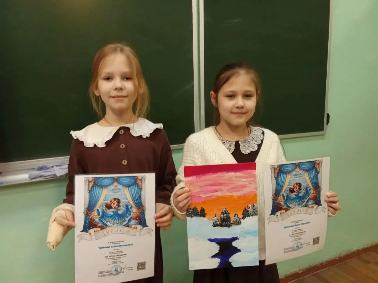 Поздравляем обучающихся 3 "Е" класса лицея Чувакову Злату и Щелокову Ирину, ставших призёрами Всерос