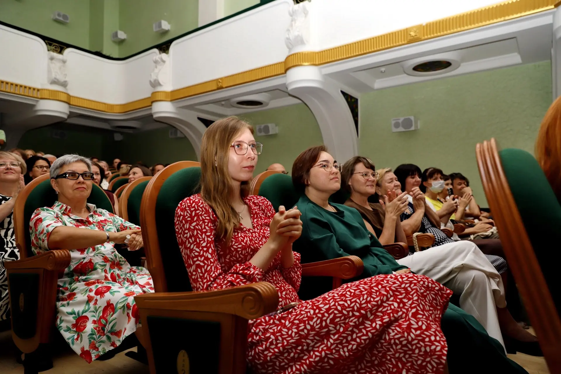 Чем запомнился второй день XIX Международного кинофестиваля "Восток&Запад. Классика и А...