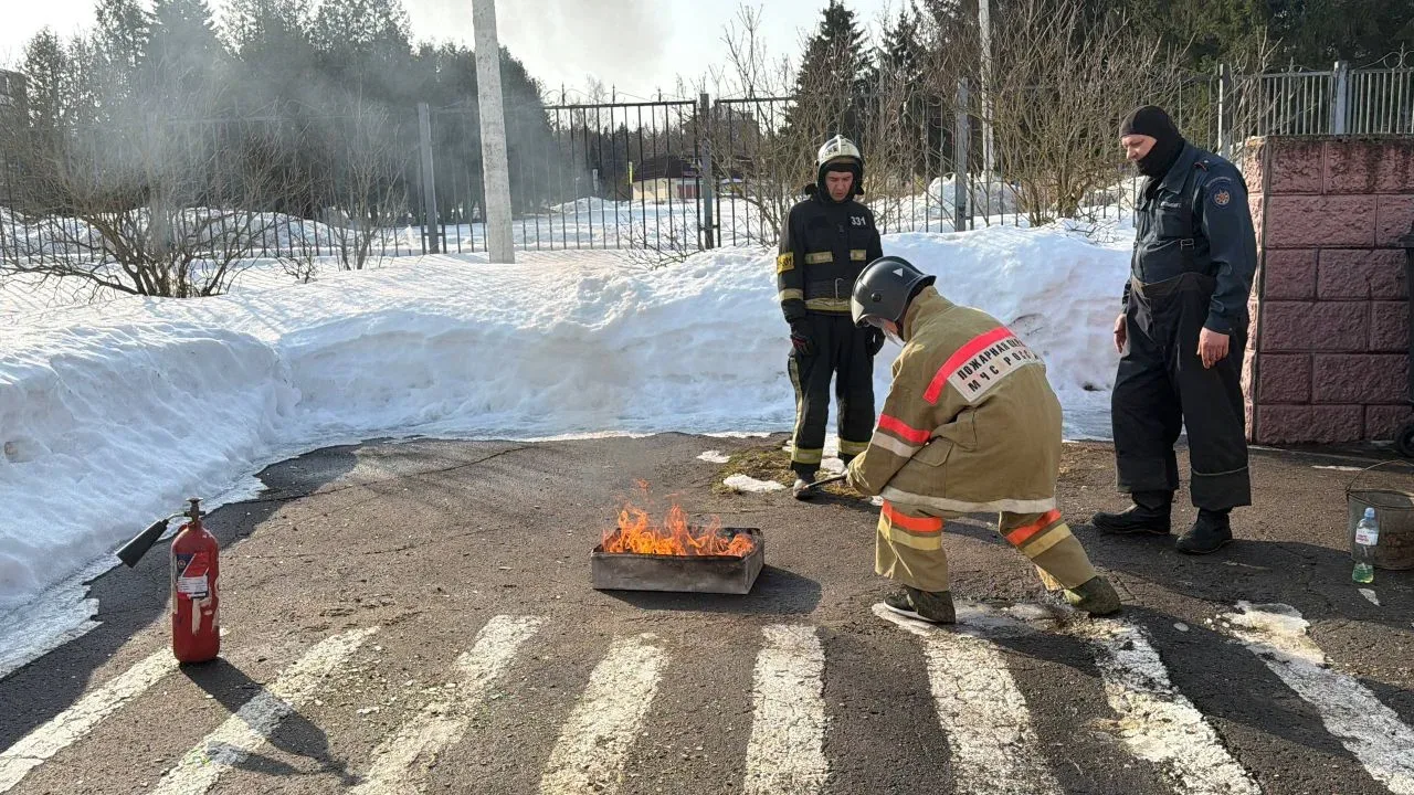 🔥 26 марта в МОУ «Глебовская СОШ» прошёл школьный этап соревнований «Школа безопасности»! 🚒Наши ребя