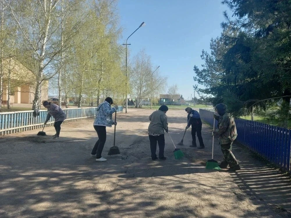В Липовском МО продолжается благоустройство территорий и памятников погибших ВОв.