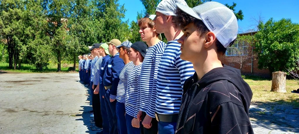 🪖 Второй день учебных сборов: первокурсники ЕМРПТ продолжают осваивать основы военной ...