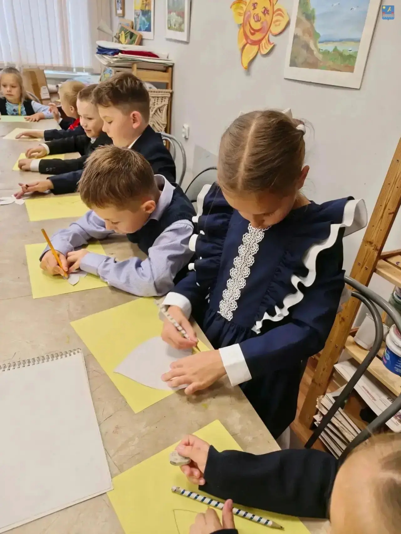 🍂 В Доме культуры посёлка Кингисеппский первоклассники встретили осень