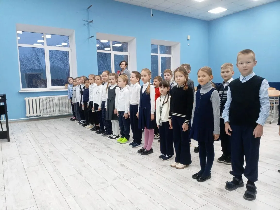 02.03 Торжественная церемония поднятия флага и исполнения гимна Российской Федерации  #СвердловскийР