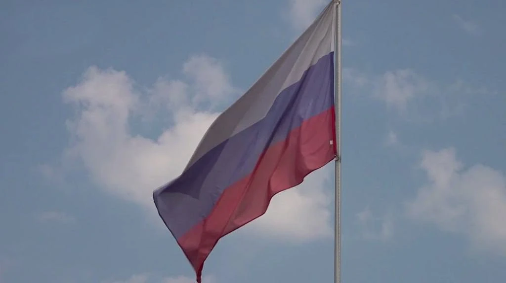 В России началась короткая рабочая неделя