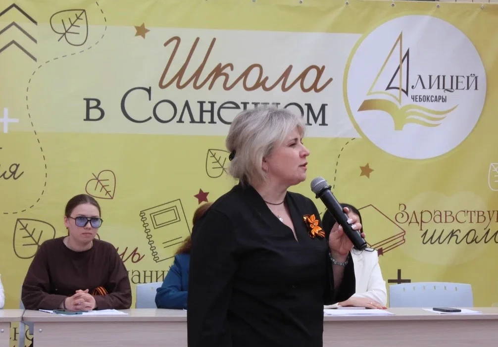 🌟 Во втором корпусе нашего лицея прошла череда смотров строя и песни, и закрыли его, блистая на плац