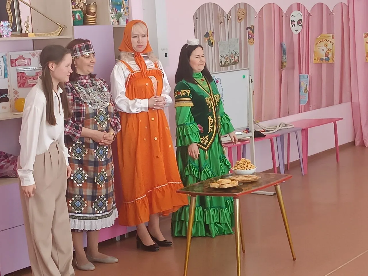 ☘ Кто знает, что 30 апреля, впервые отмечался День коренных малочисленных народов Росси...