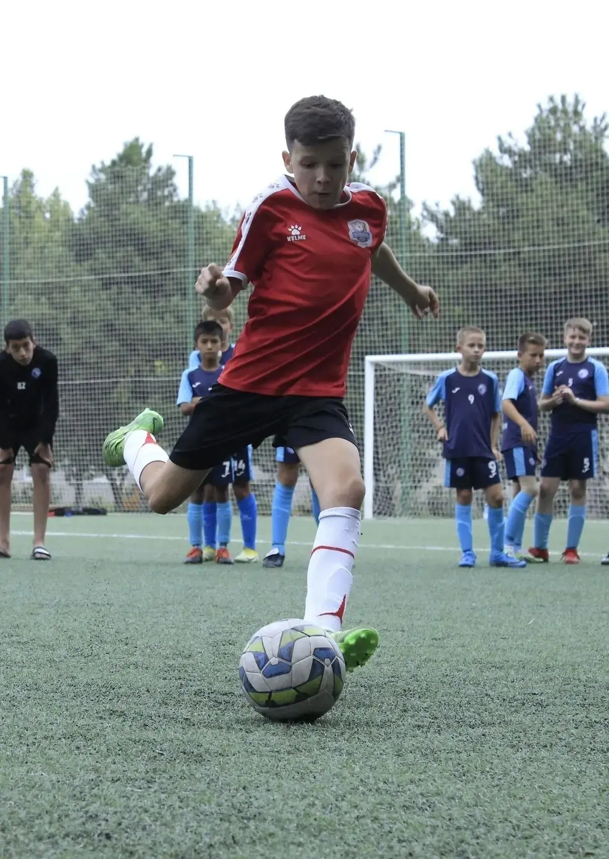 Мой футбол ⚽️  Ребята нашей школы активно занимаются футболом, и эти фото — лучшее доказательство! К