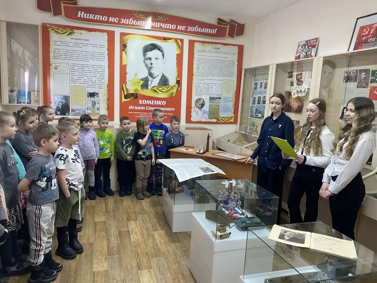 Сегодня наша школа открыла свои двери для тех, кто стоит на пороге больших перемен — воспитанников п