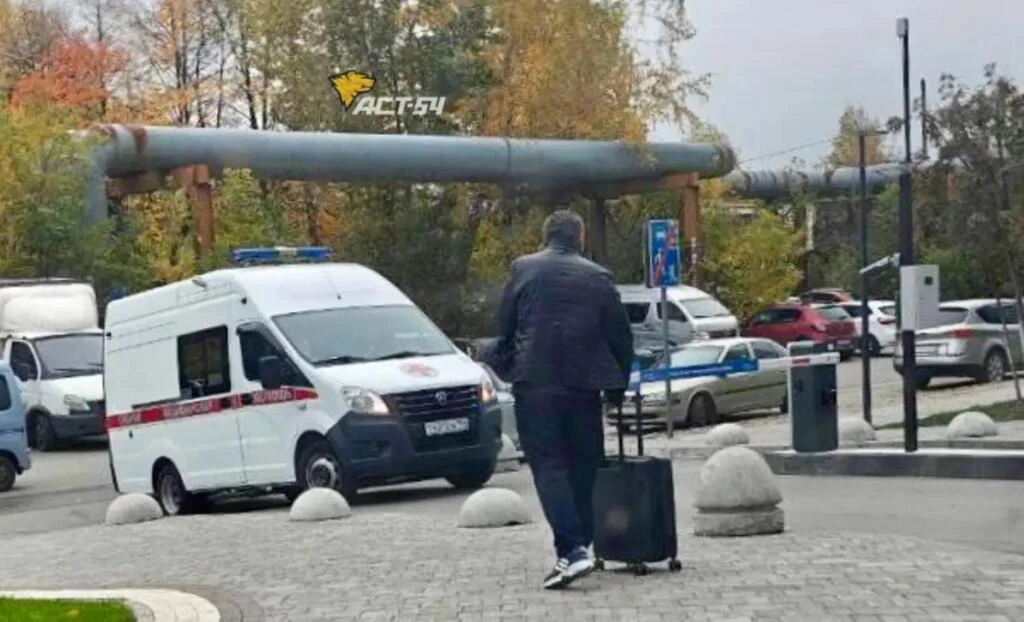 В Новосибирске бригада скорой помощи не могла попасть к годовалому ребёнку с затруднённ...