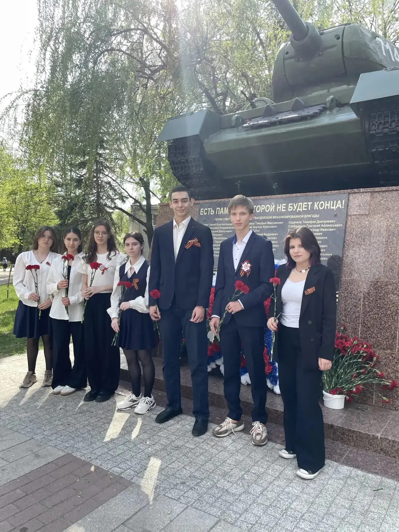 Сердце 10Б: Никто не забыт, ничто не забыто. 🕊  В этом году акция «Бессмертный полк» для нас — не пр