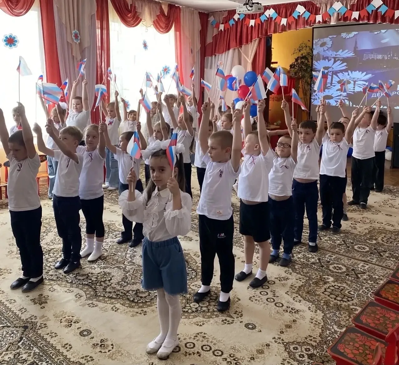 🇷🇺 В ДОШКОЛЬНЫХ ОБРАЗОВАТЕЛЬНЫХ ОРГАНИЗАЦИЯХ УНЕЧСКОГО РАЙОНА ПРОШЛИ МЕРОПРИЯТИЯ, ПОСВЯЩЁННЫЕ ДНЮ 