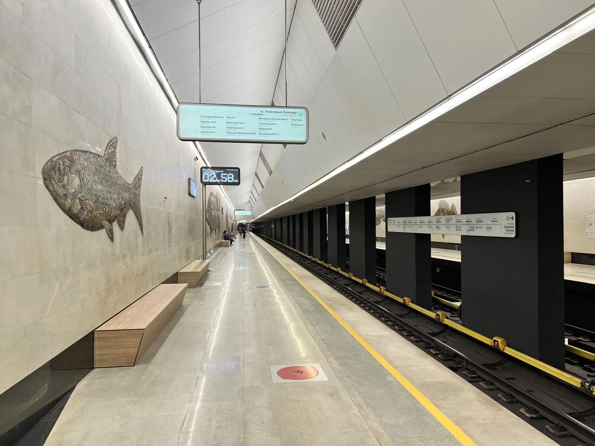 🚇 Самые красивые станции метро, которые редко попадают в туристические маршруты:

• Нагатинский Зат