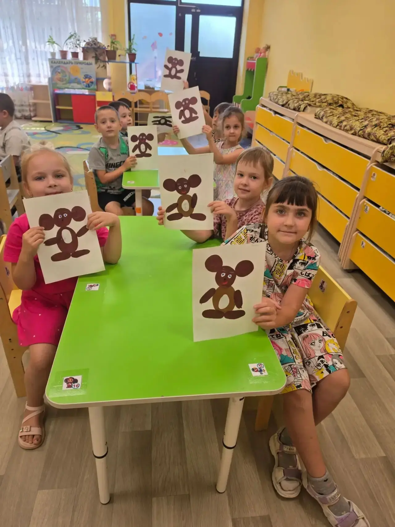 ✏️ Празднуем День рождения Чебурашки с песнями и аппликациями!
