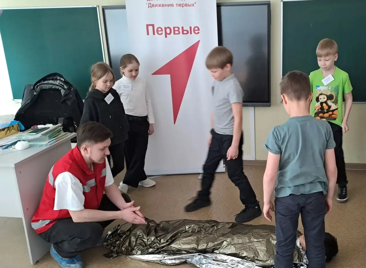 🧰 Мастер-класс по первой помощи состоялся в нашей школе  Под чутким руководством опытного наставника