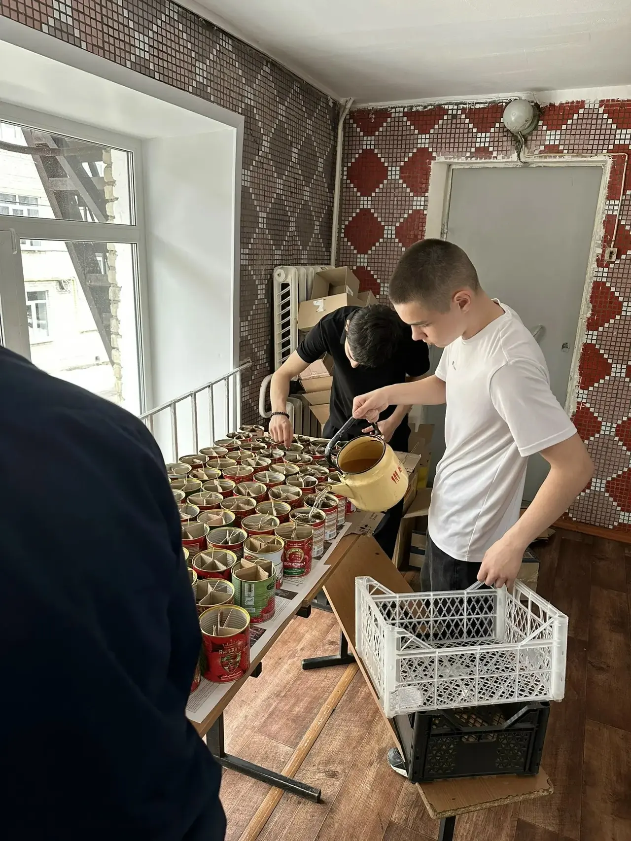 🕯️ ТЕПЛО НАШИХ СЕРДЕЦ — ЗАЩИТНИКАМ! 🕯️  В очередной раз школьный отряд волонтёров под руководством Н