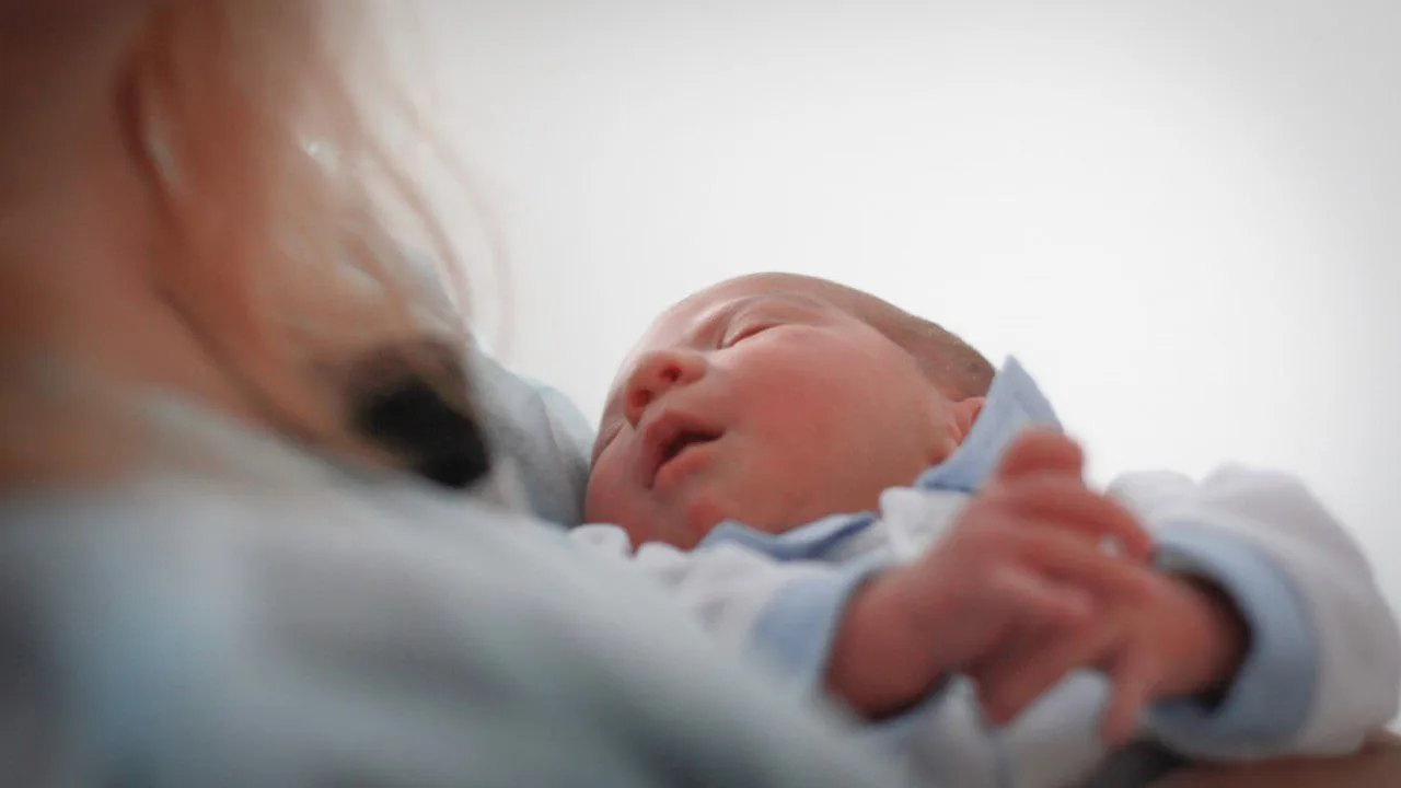 👶 Какие выплаты и подарки получают семьи при рождении ребёнка в Подмосковье