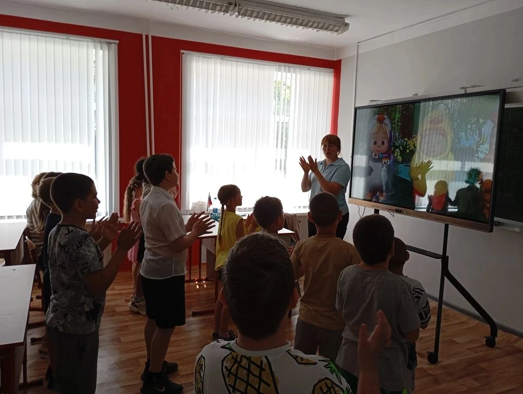 Седьмой день в пришкольном лагере "Солнце" прошёл "В ритме танца".
Сегодня ребята узнали о разных та