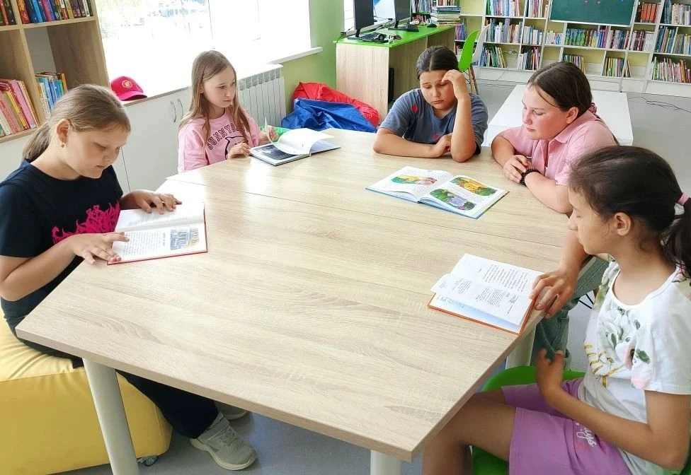 Каникулы в стране Читалия: путешествие в мир книг

📚В рамках проекта Главы Республики «Яркое лето Ч
