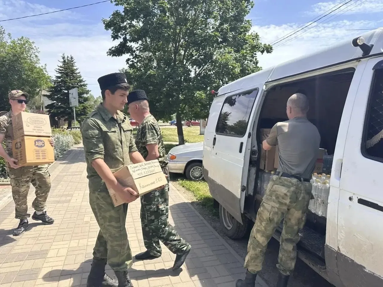 🇷🇺 Своих не бросаем: более тонны помощи отправилось защитникам неба!  Казаки Калининского станичного