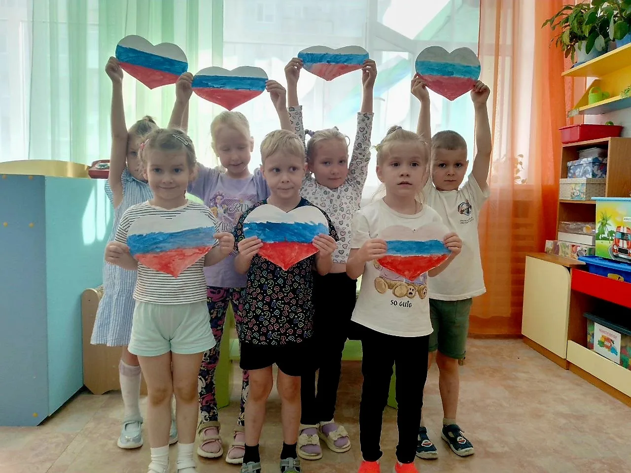 Флаг России — это не просто государственный символ, а живая нить, связывающая каждого ч...
