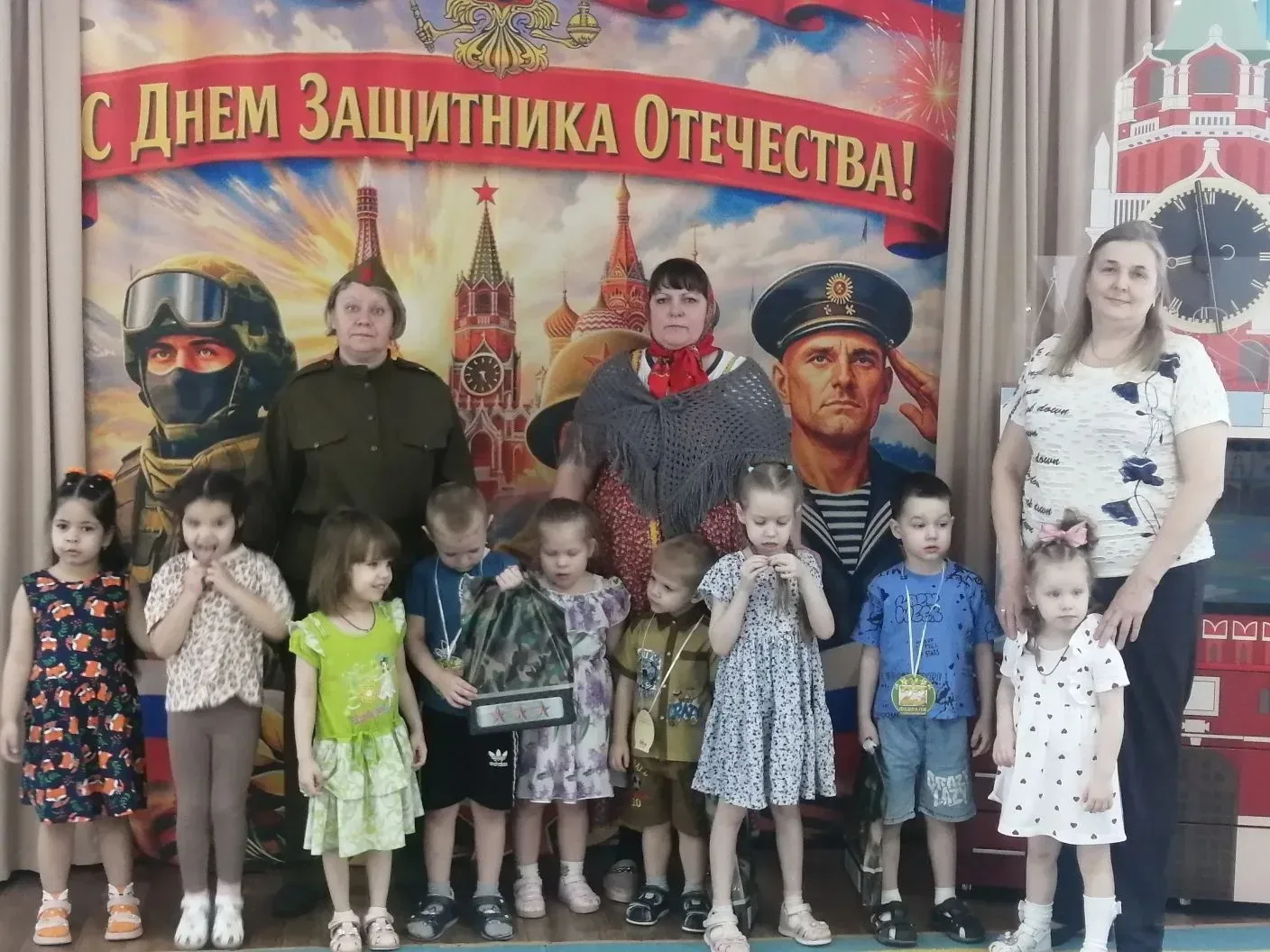 🧚‍♂️ В группе «Гномики» прошёл праздник «Каша из топора» к 23 февраля! 🇷🇺