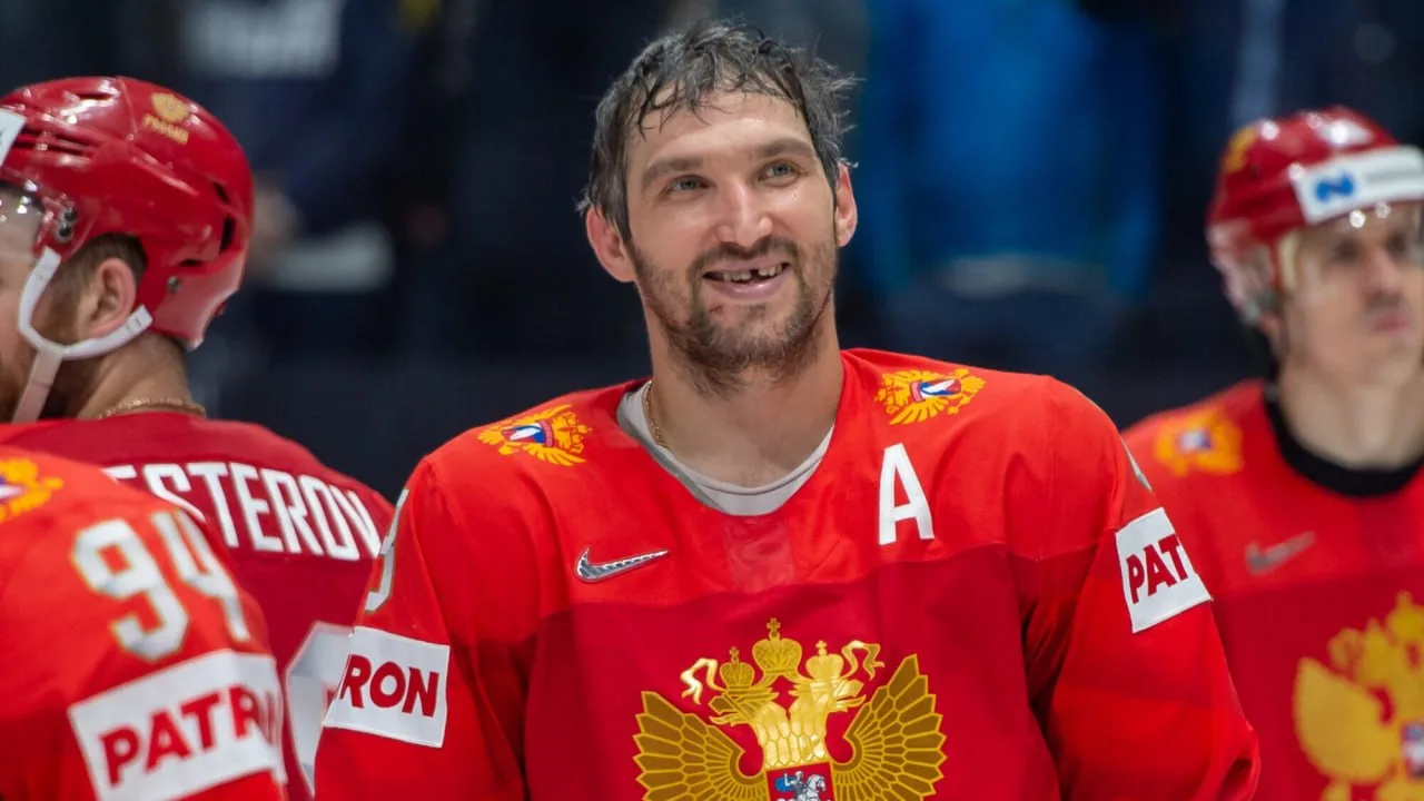 🏒 В России официально появится День хоккея — его будут ежегодно отмечать 22 декабря.