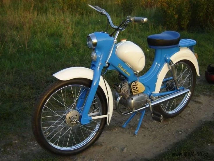 Mopedy Stadion vyráběné v Rakovníku a osazené motory Jawa 552.