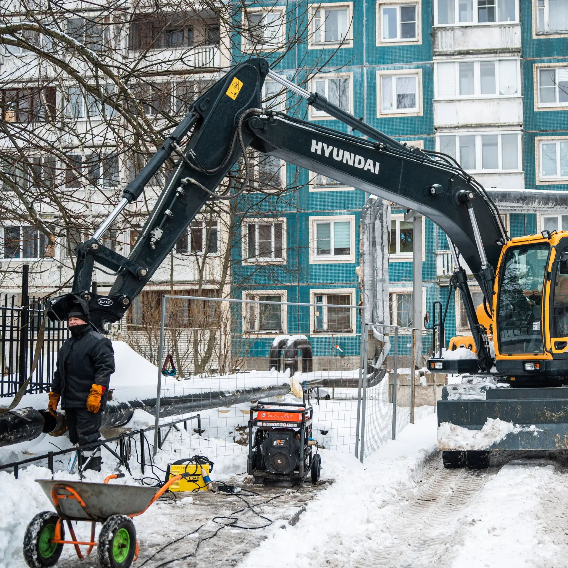 85 дефектов: приступили к реконструкции изношенных сетей 1988 года постройки в квартале 26А Озеро До