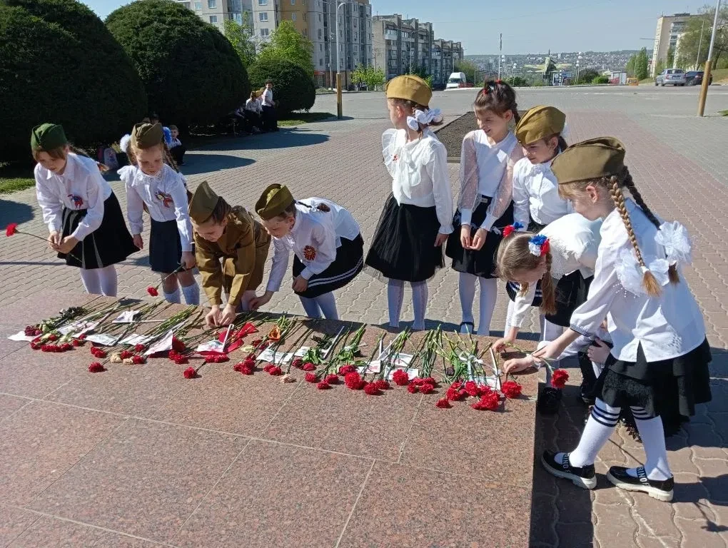 Память жива в наших сердцах
🔥В преддверии великого Дня Победы наши младшеклассники совершили важное