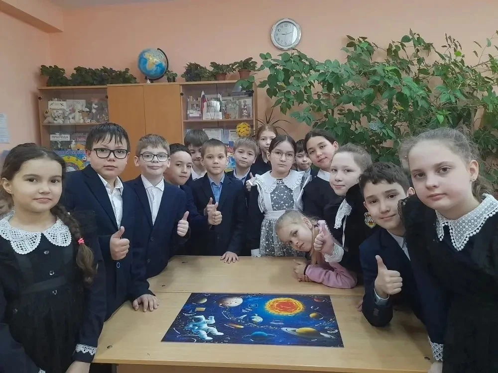 ✨ Орлята лицея приняли участие в творческой мастерской «Космос ближе, чем кажется»! 🚀  Наши юные исс