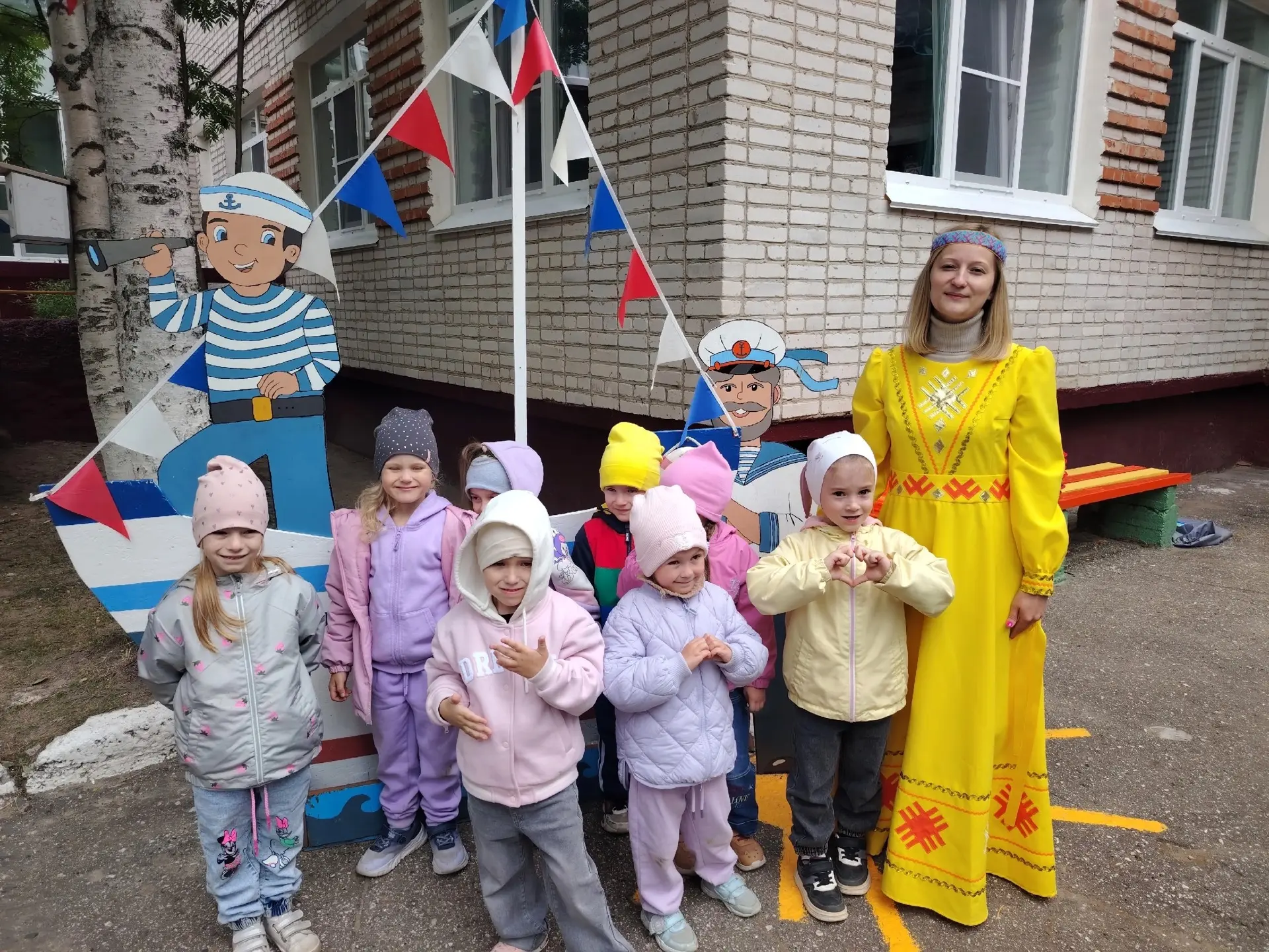 К нам в гости приходила красавица Зарань - дочь Солнца! 🌞 Да не просто так, а с весёлыми играми и д