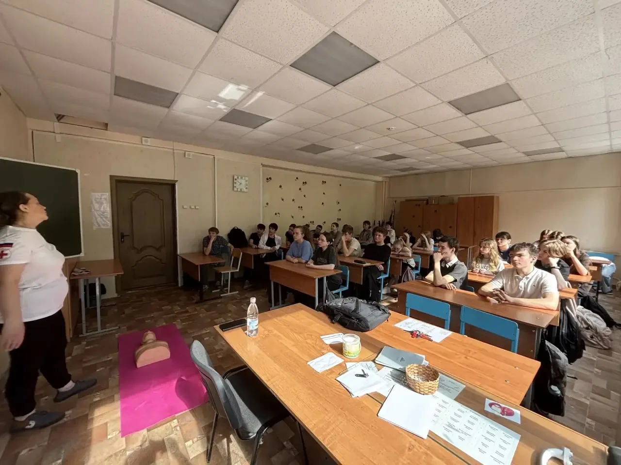 🩹 Мастер‑класс по оказанию первой помощи от Российского Красного Креста 🩹  На уроках ОБЗР для учащих